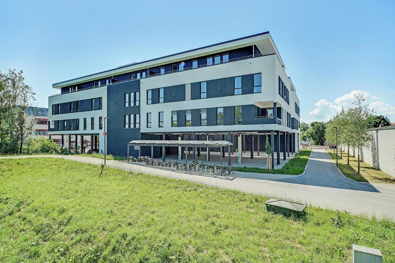 Bright: Rosenheim Aicherpark Экстерьер фото